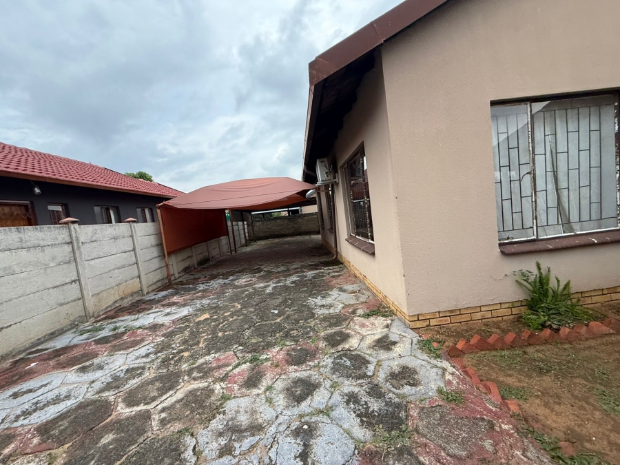 3 Bedroom Property for Sale in Tlhabane West North West